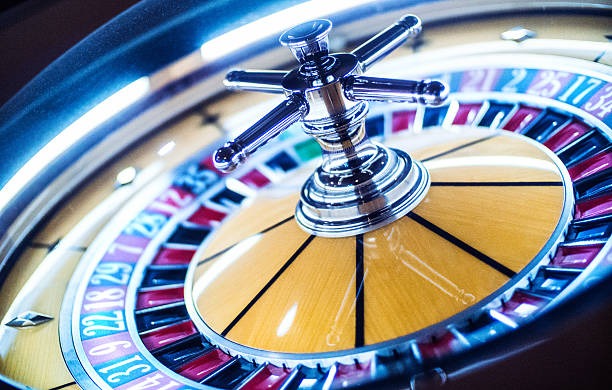 bbwin777 mobile app interface showing live dealer tables and sportsbook menu