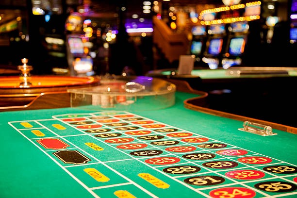 Teen Patti live dealer table with HD camera setup and card distribution